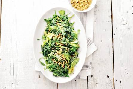 Gebakken rucola, sla en spinazie