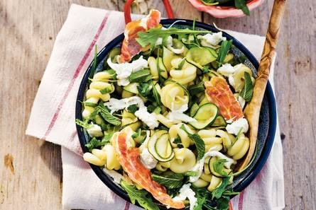 Pasta met courgette en mozzarella