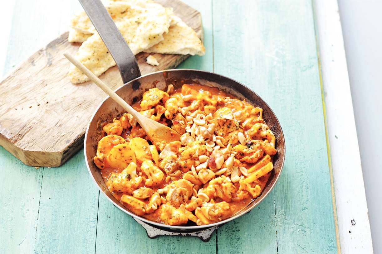 Aardappelcurry met kip en bloemkool