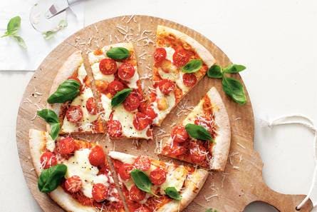 Pizza tomaat en mascarpone