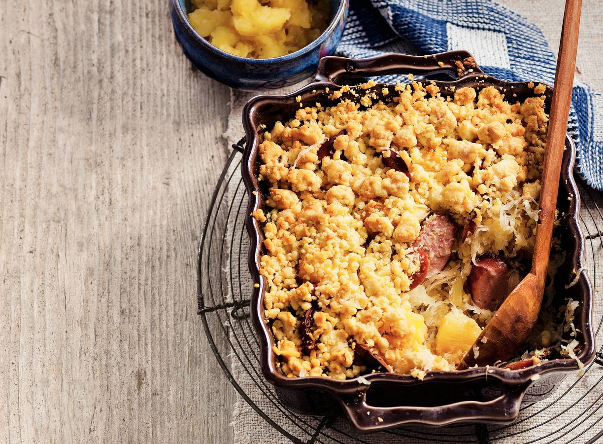 Ovenschotel Met Zuurkool Gehakt En Appelmoes Recept Allerhande Albert Heijn Belgi