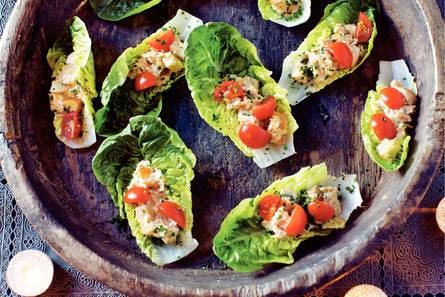 Rappe caesar salad met tonijn-mayosaus