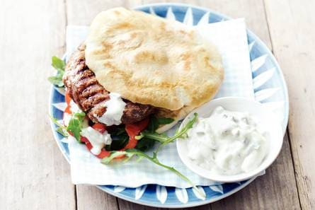 Magere hamburger met tzatziki