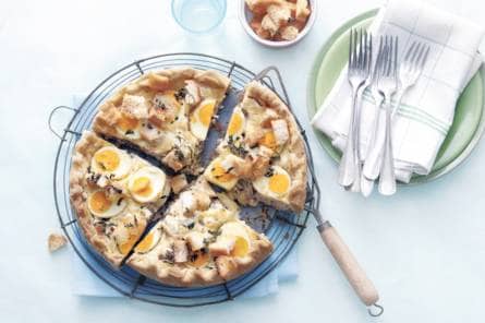 Sjalotten-geitenkaasquiche met croutons