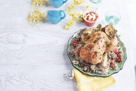 Ge­roos­ter­de kip met krui­den en cous­cous