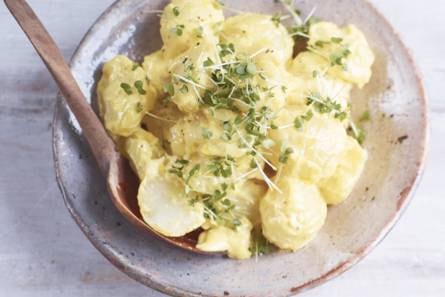 Aardappelsalade met knoflookmayonaise