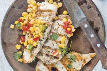 Gegrilde kip met avocado en mais