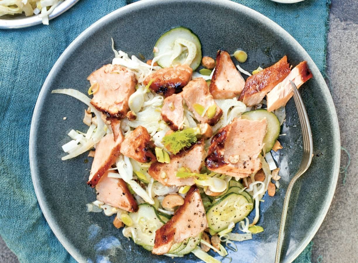 Aziatische salade met zalm