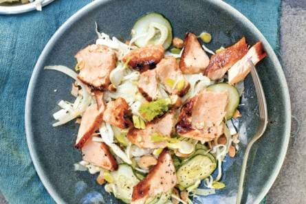 Aziatische salade met zalm