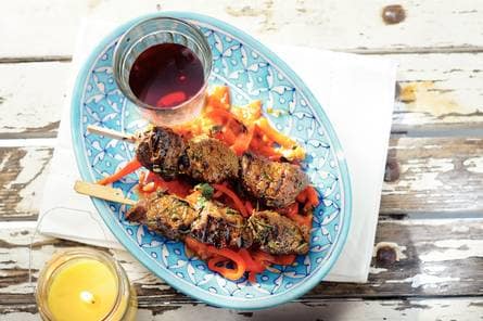 Biefstukspiesen met gestoofde paprika en oregano