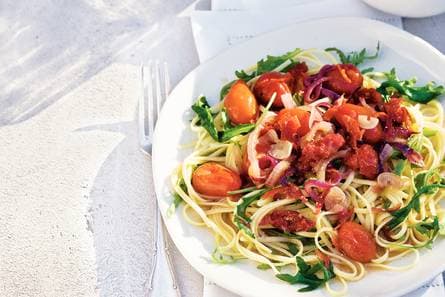 Linguine met zongedroogde tomaat