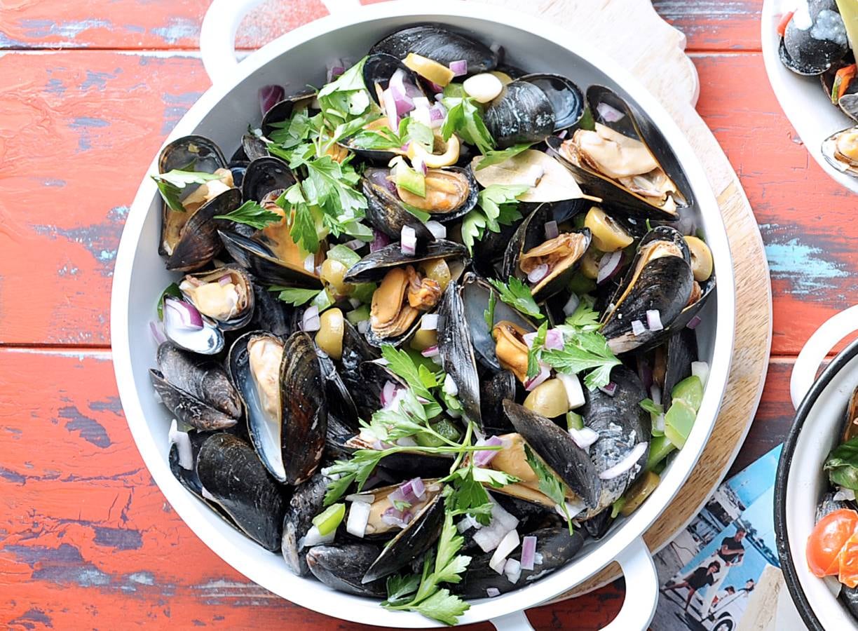 Mosselen met paprika en olijven