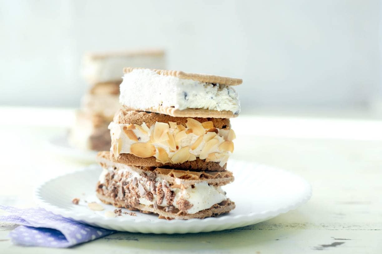 IJssandwich met koffiewafels