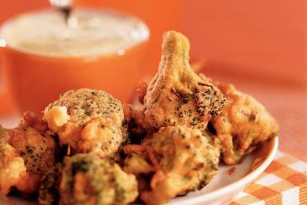 Broccoli fritots met rucoladip