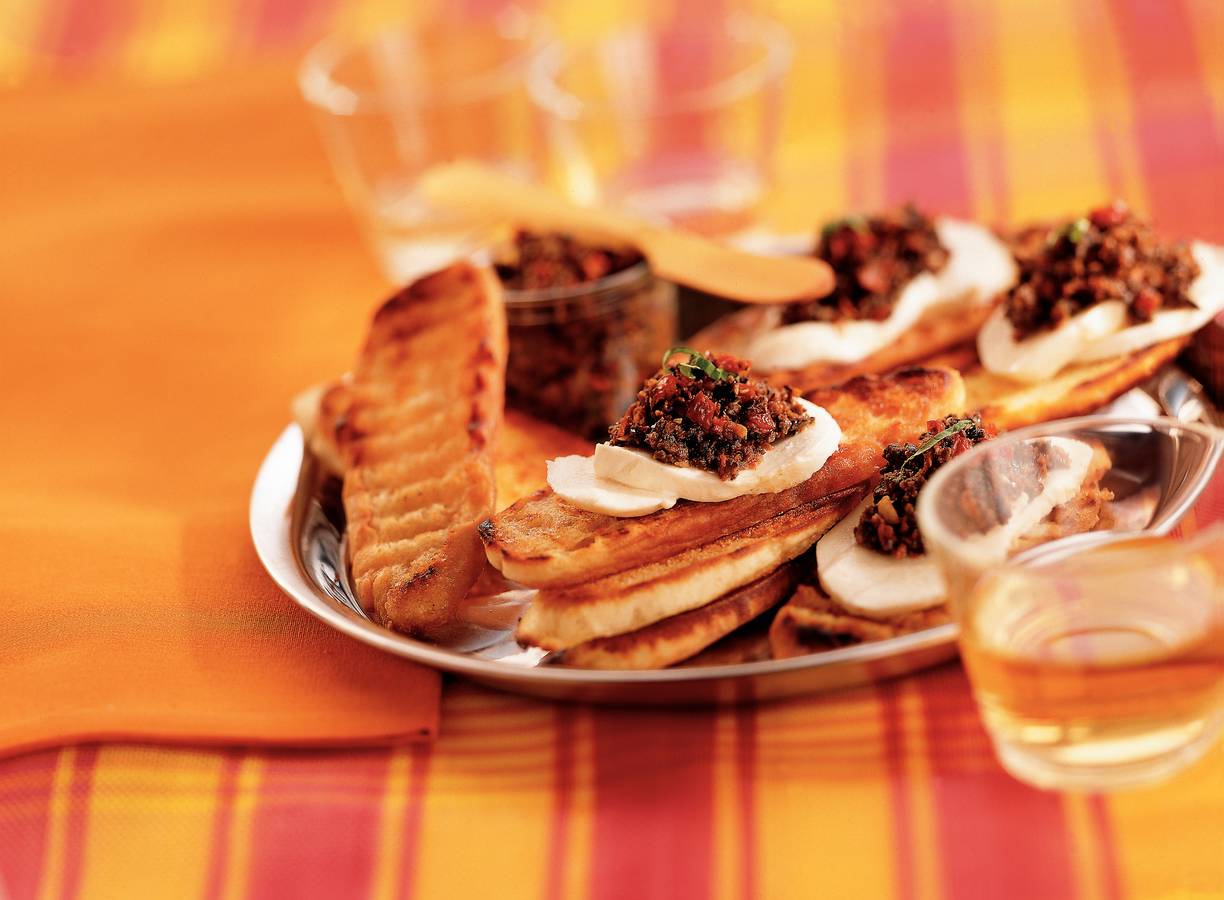 Bruschette met gedroogde-tomaattapenade
