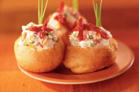 Soes­jes met gei­ten­kaas­crè­me