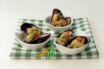 Gegratineerde mosselen met oude kaas