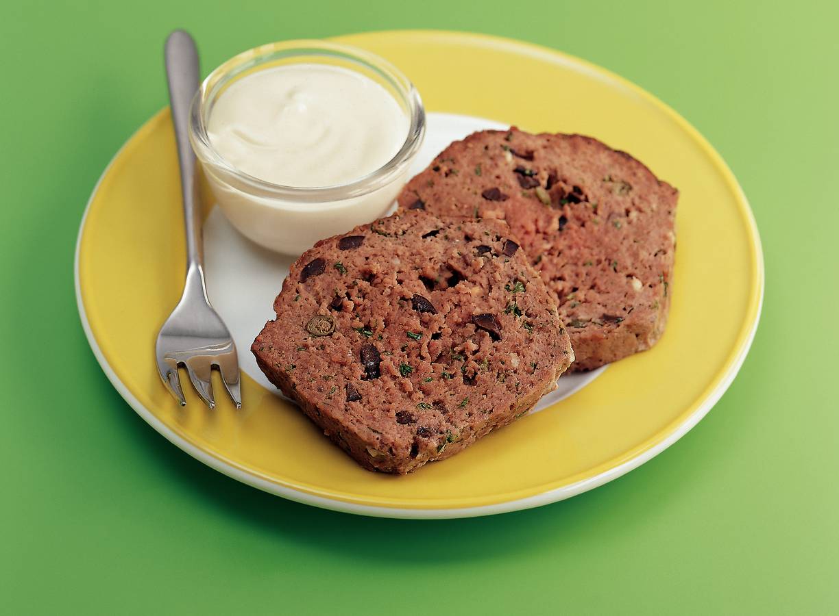 Gehaktbrood met olijven en kappertjes