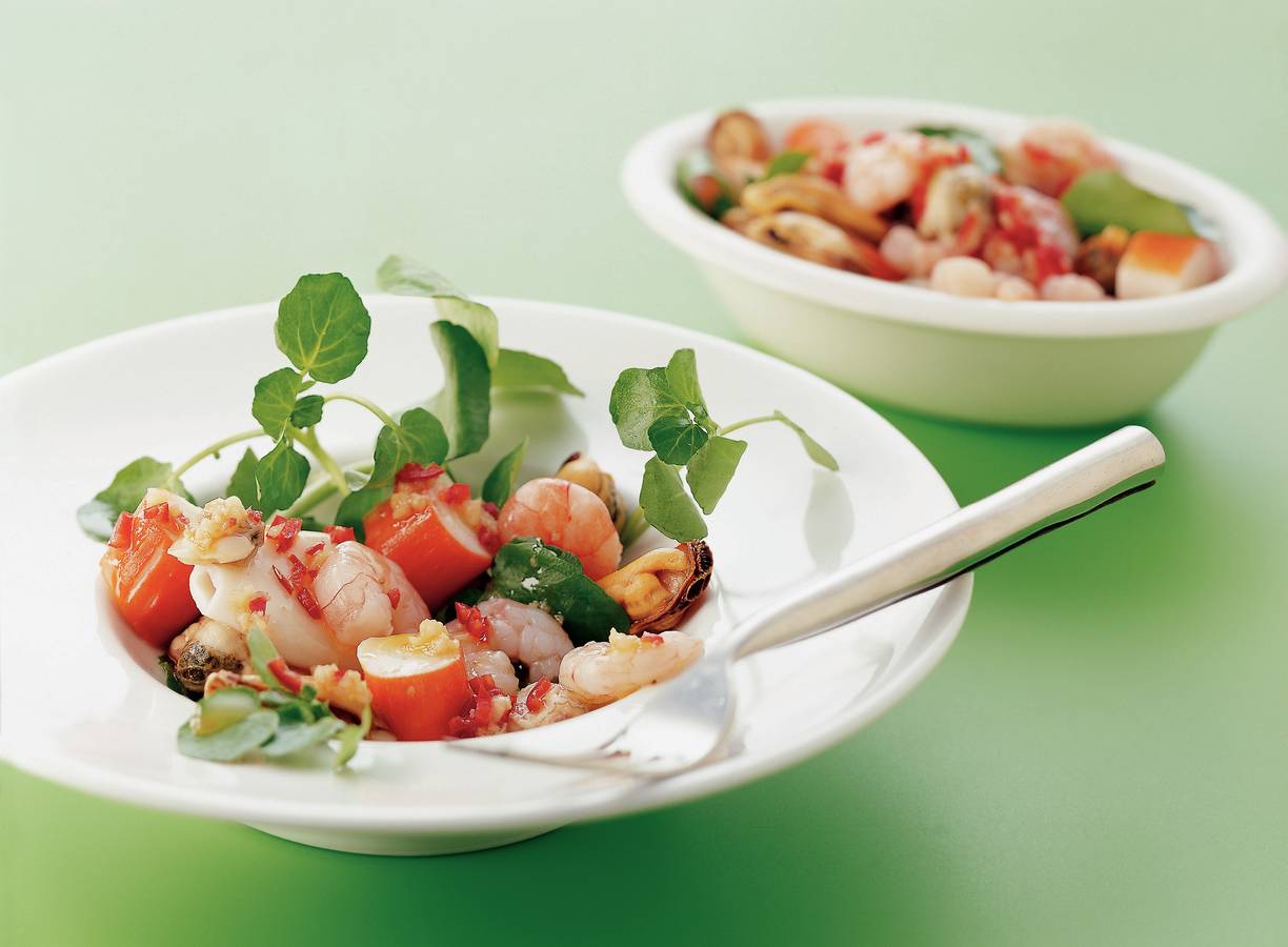 Salade van zeevruchten en zeeaster