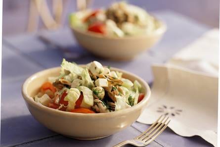 Mosselsalade met witte kaasblokjes