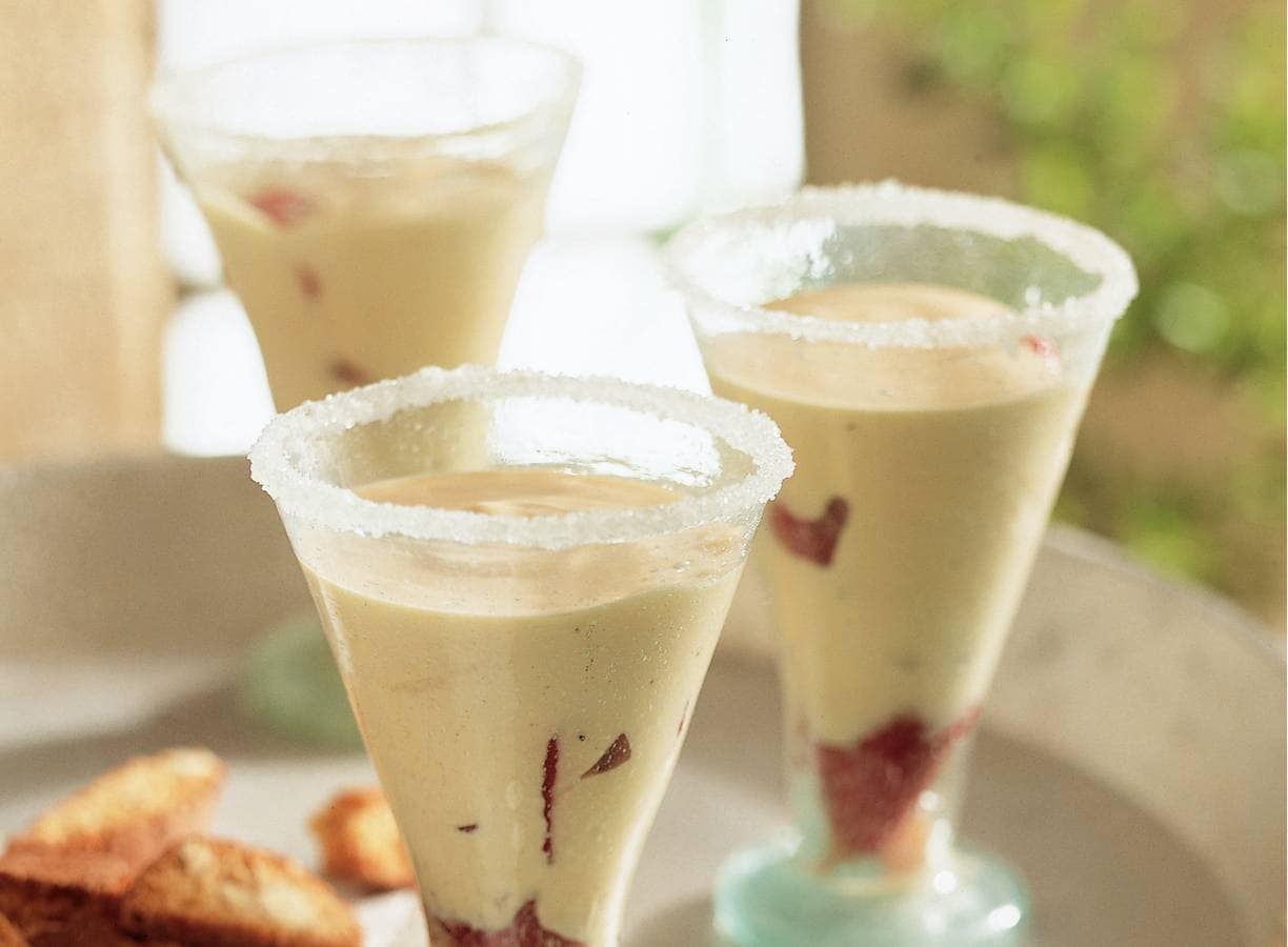Zabaglione (dessert van eierdooiers en wijn)
