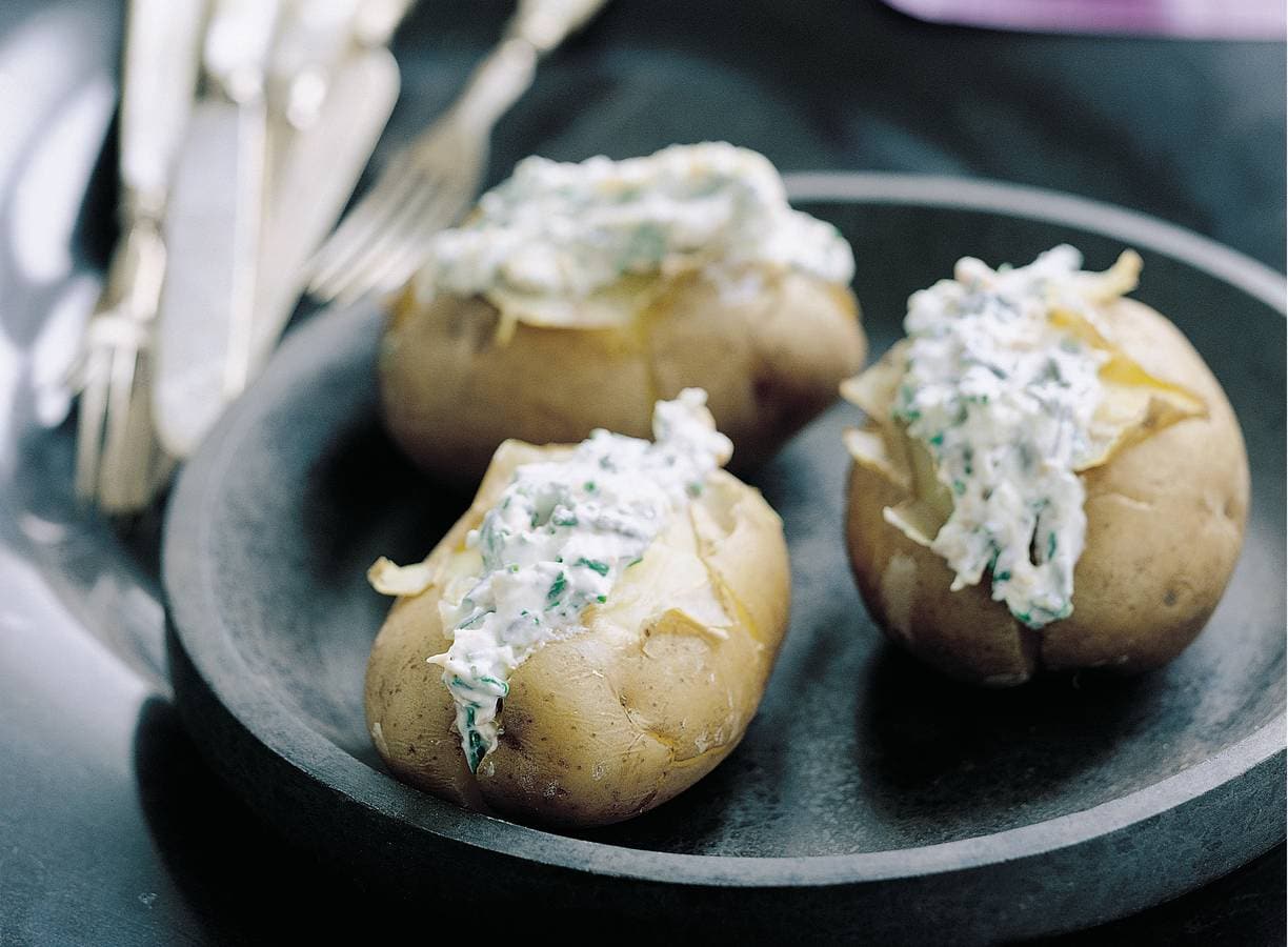 Gepofte aardappels met kwark