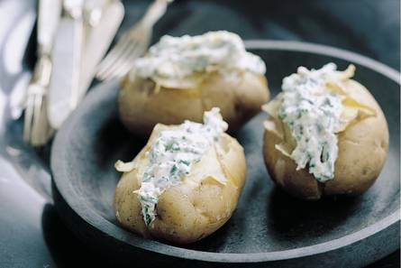 Gepofte aardappels met kwark