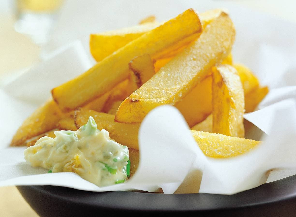 Frieten met tartarensaus