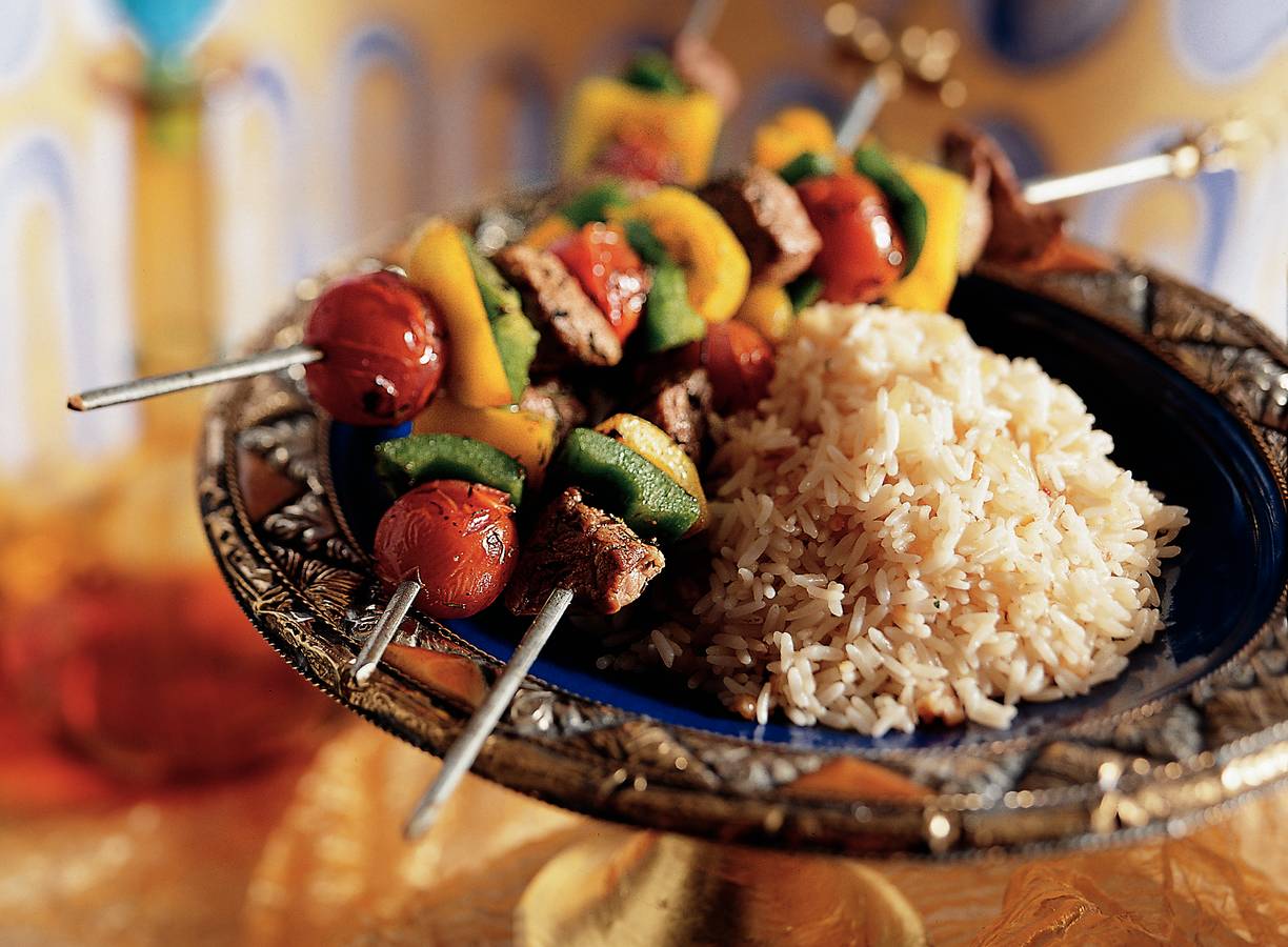 Lamsvleesspiesen met tomaat en paprika