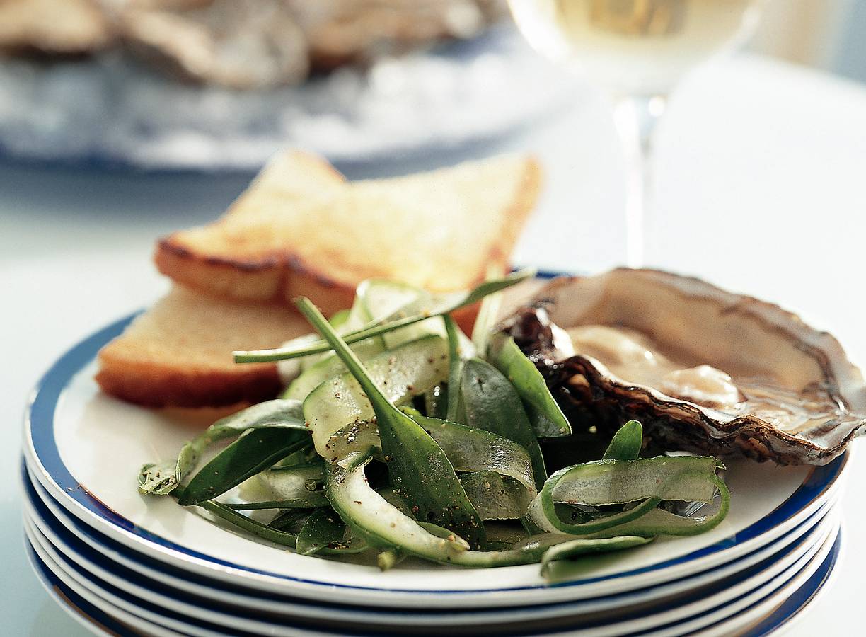 Oesters met zeeastersalade