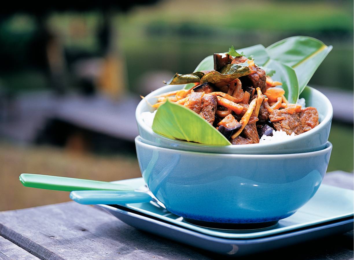 Rode rundvleescurry met aubergine