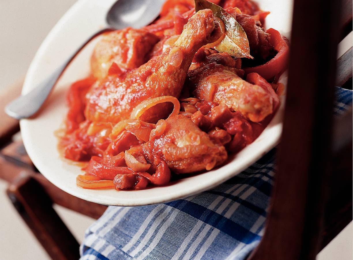 Kip in paprika-tomatensaus