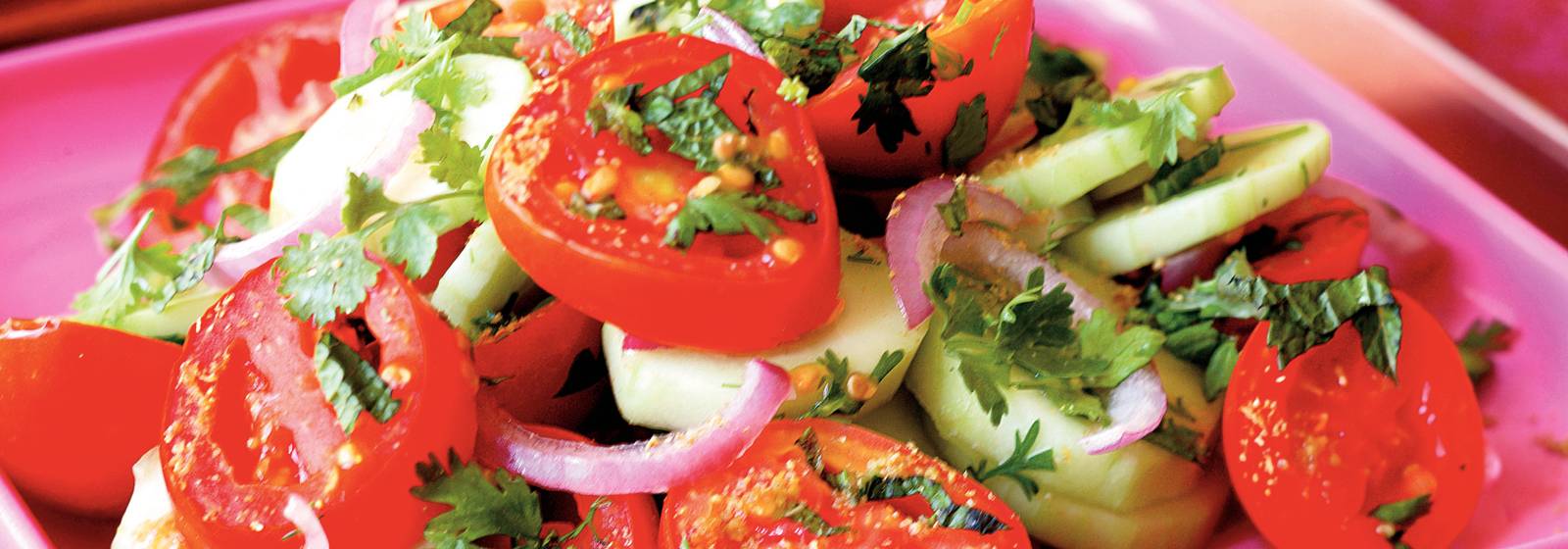 Tomatensalade met komkommer recept Allerhande Albert Heijn