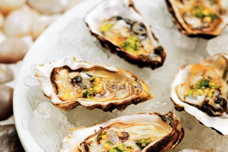 Oesters met gembervinaigrette