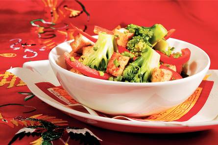 Roergebakken tofu met paprika en broccoli