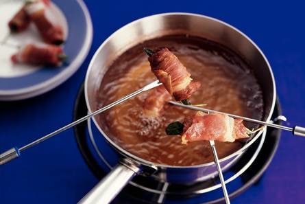 Kalfsrolletjes met Parmaham en salie