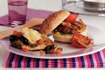 Minihamburgers met guacamole