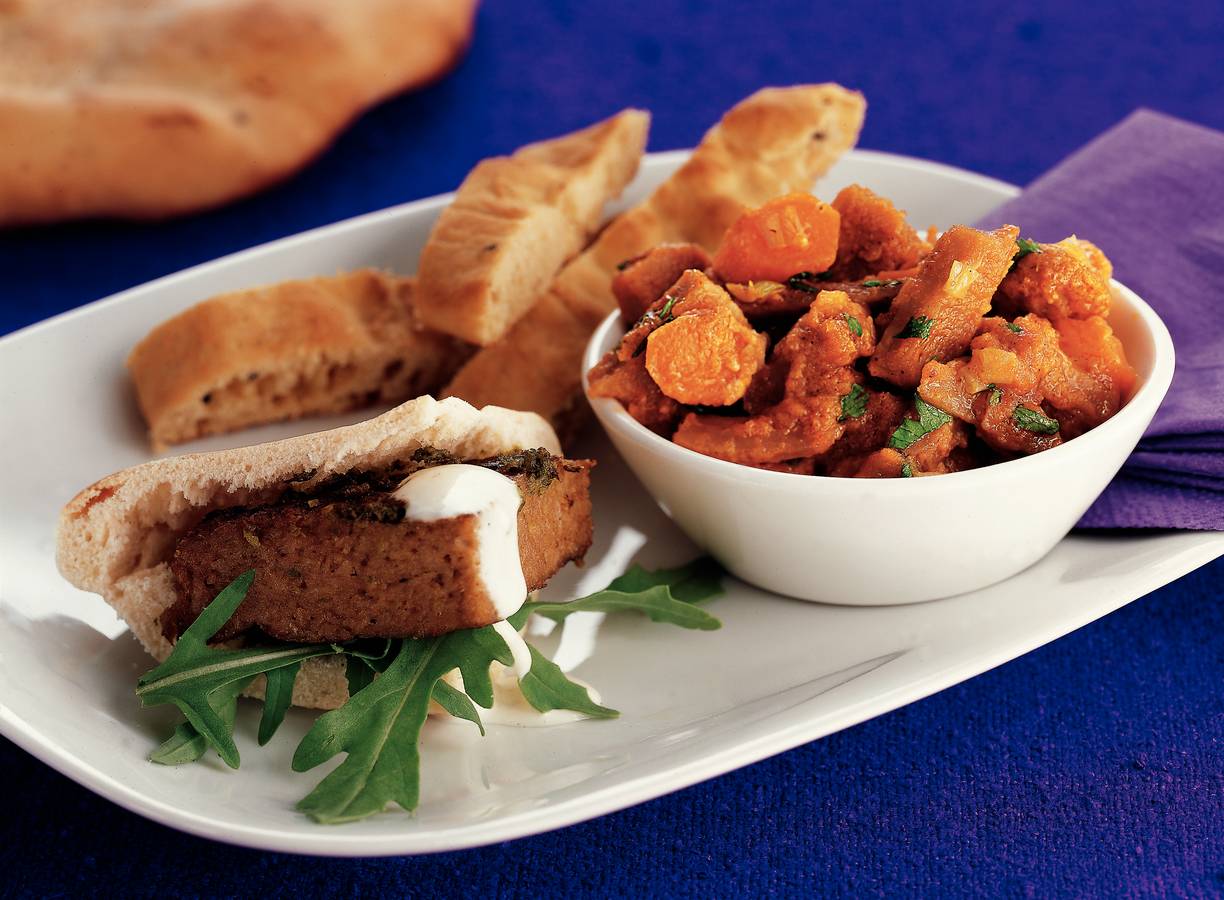 Vegetarische curry met naanbrood