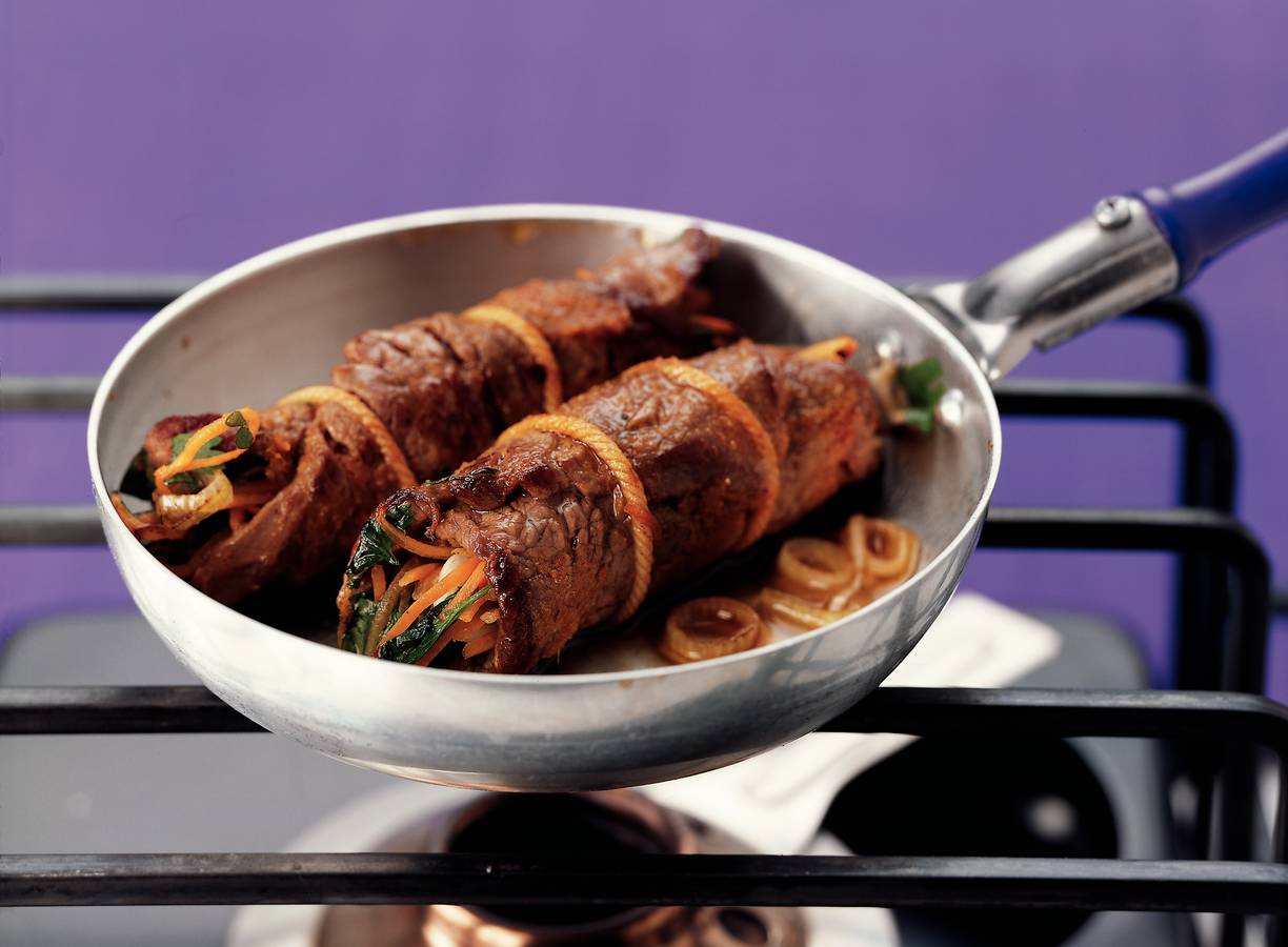 Thaise rosbiefrolletjes met bosui en koriander