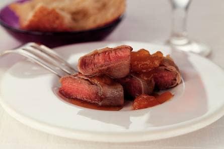 Biefstukvinkjes met abrikozenjus