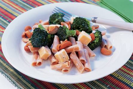 Romige penne-broccolischotel