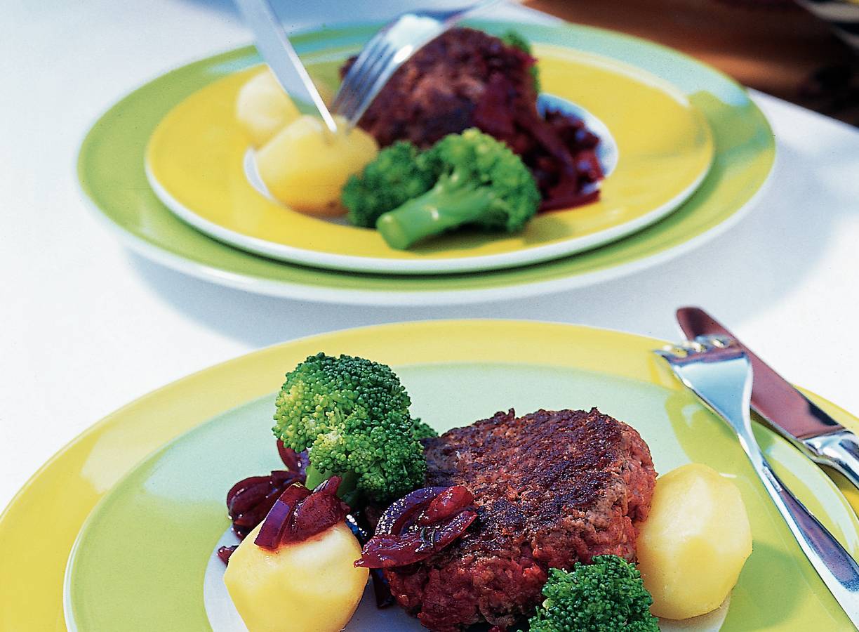 Tartaartjes met uien-tomatenjus