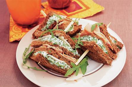 Pittige clubsandwich met koolrabi
