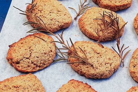 Havermoutkoekjes met rozemarijn