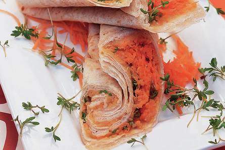 Wrap met wortel en kikkererwtenpuree