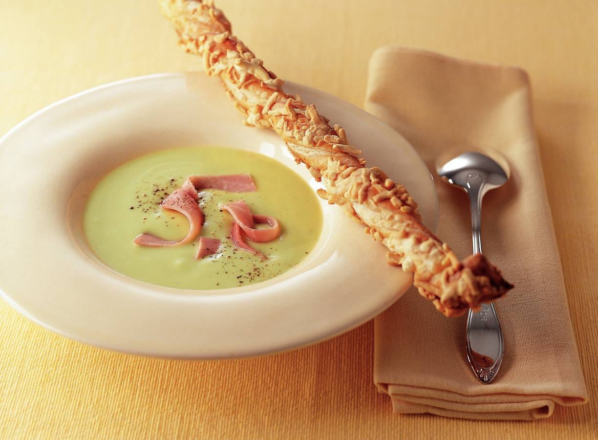 Koude avocadocrèmesoep met ham