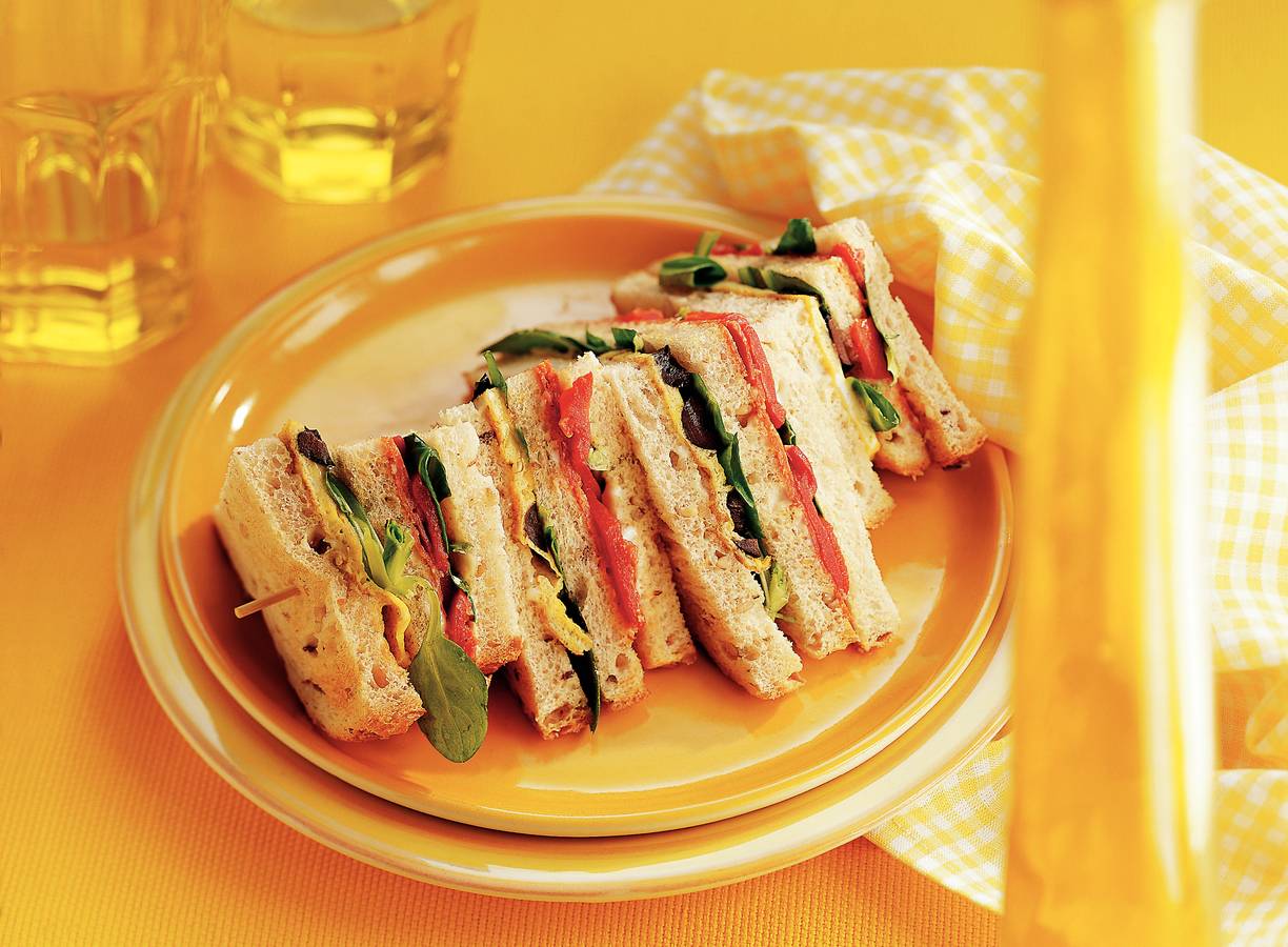 Spaanse clubsandwich met chorizo en omelet