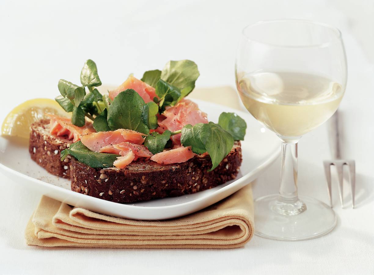 Grove sandwich met zalm en waterkers