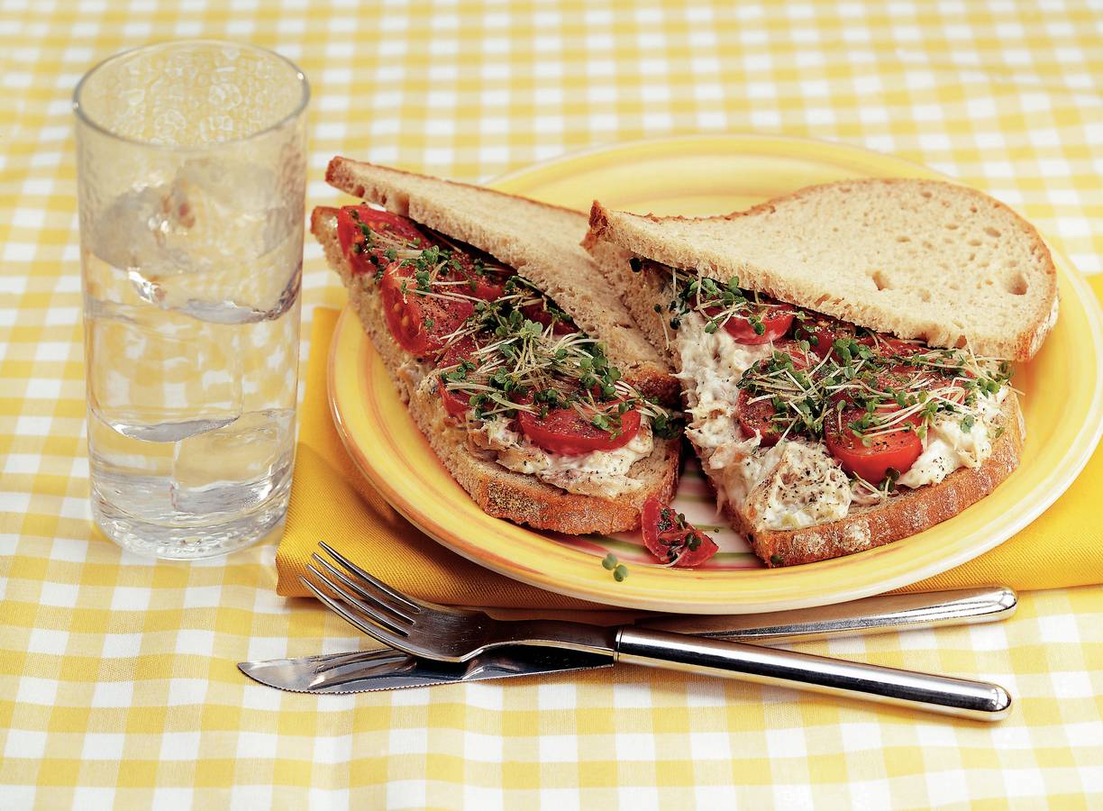 Zuurdesemsandwich met makreelsalade