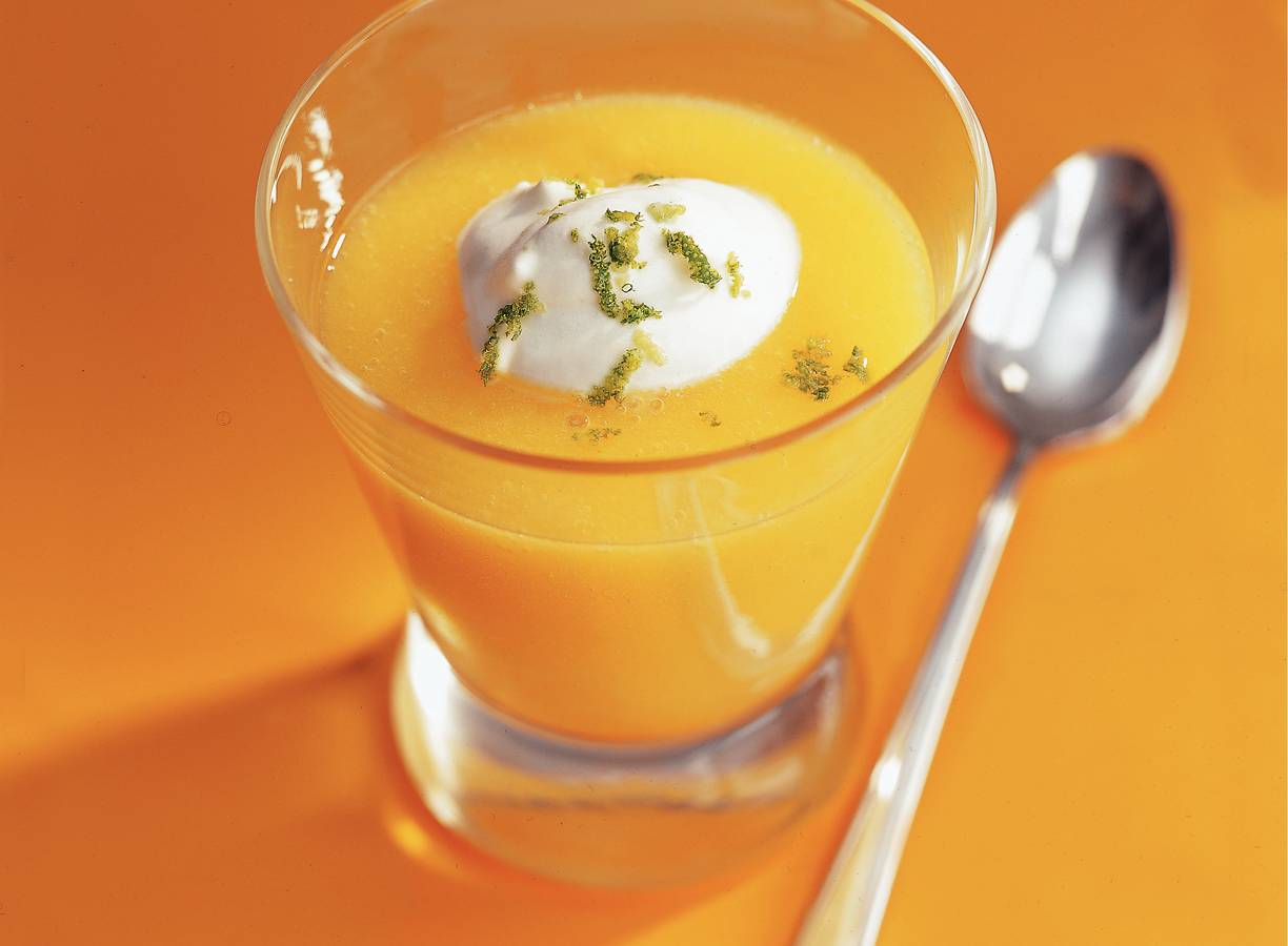 Mangosoep met limoenyoghurt